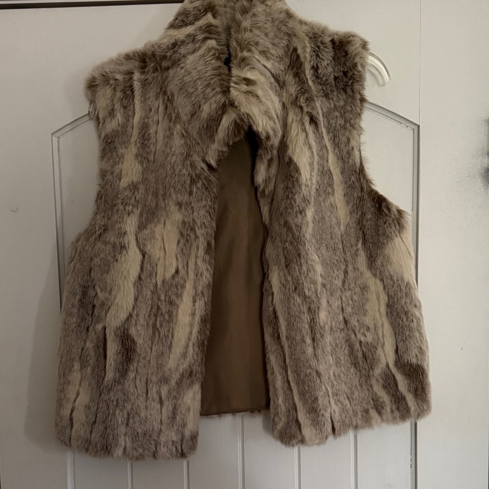 Valerie Stevens Faux Fur Vest in Brown and Cream